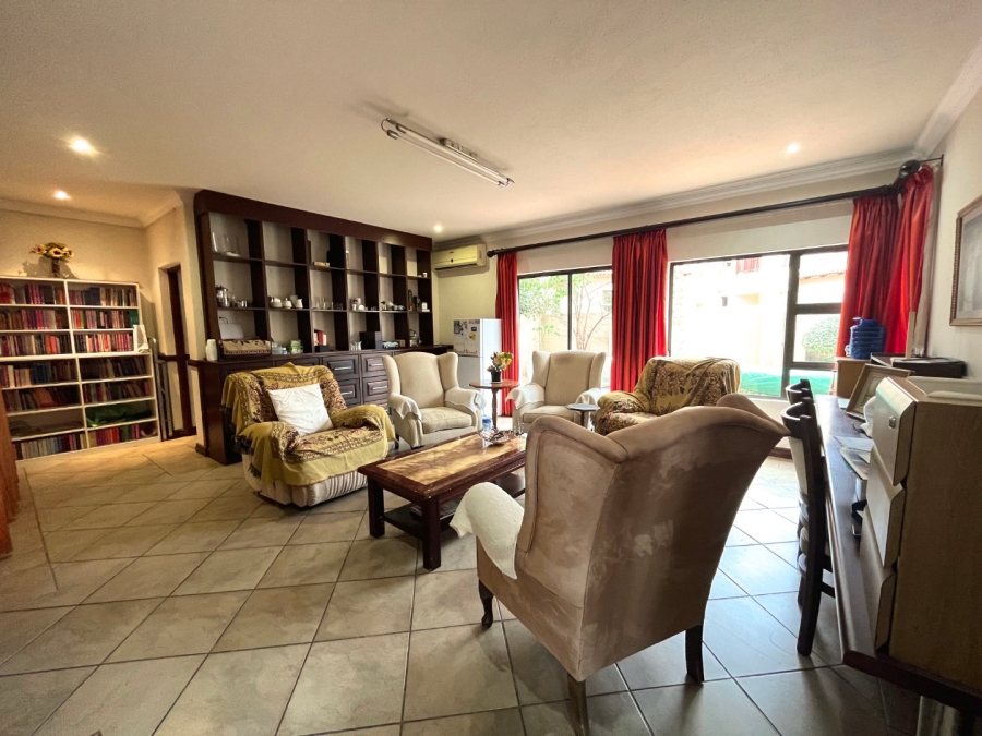 5 Bedroom Property for Sale in Birdwood Estate North West